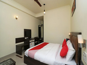 Hotel Vaishnoi Inn