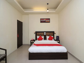 Hotel Vaishnoi Inn