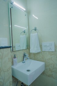 Lime Tree Hotel Golf Course Extension Road