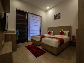 Lime Wood Stay By OYO Rooms