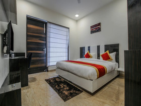 Lime Wood Stay By OYO Rooms