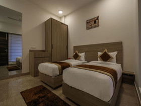 Lime Wood Stay By OYO Rooms