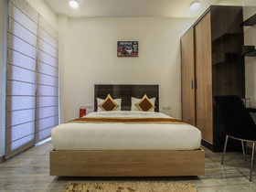 Lime Wood Stay By OYO Rooms