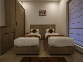 Lime Wood Stay By OYO Rooms