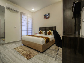 Lime Wood Stay By OYO Rooms