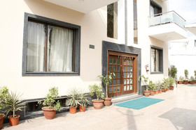 Maven's House by OYO