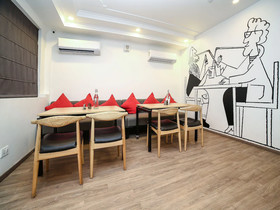 Mint Cyber Suites by OYO