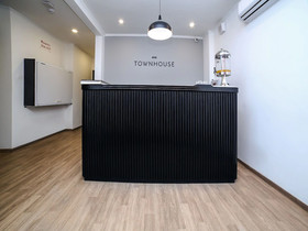 Mint Cyber Suites by OYO
