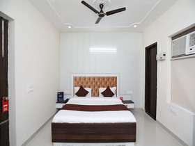 Niketan Medanta By OYO Rooms