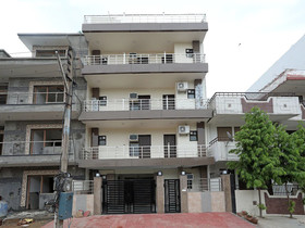 Niketan Medanta By OYO Rooms