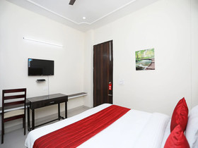 Niketan Medanta By OYO Rooms