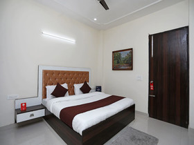 Niketan Medanta By OYO Rooms