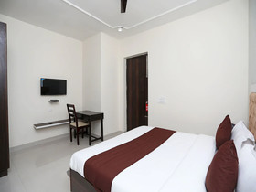 Niketan Medanta By OYO Rooms