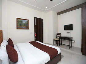 Niketan Medanta By OYO Rooms
