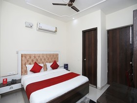 Niketan Medanta By OYO Rooms