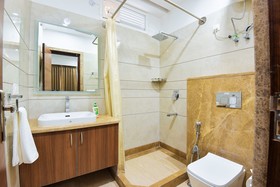 Olive Service Apartment-Golf Course Road