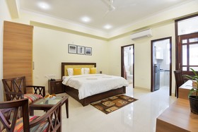 Olive Service Apartment-Golf Course Road