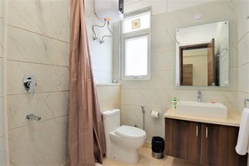 Olive Service Apartment-Golf Course Road