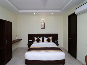 OYO 12074 Vikrant's Residency