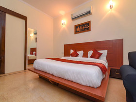Purple Star Hotel by OYO Rooms
