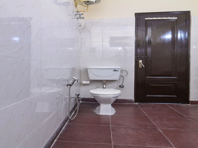 Purple Star Hotel by OYO Rooms
