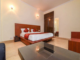 Purple Star Hotel by OYO Rooms