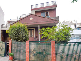 Purple Star Hotel by OYO Rooms