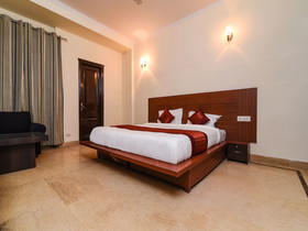 Purple Star Hotel by OYO Rooms