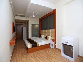 OYO 15731 Lime Wood Stay