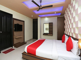 OYO 16688 Hotel Vrs