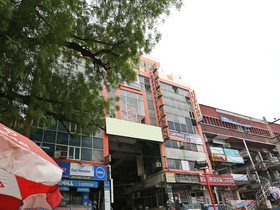 OYO 16688 Hotel Vrs