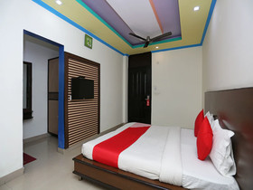 OYO 16688 Hotel Vrs