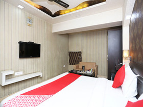 OYO 16688 Hotel Vrs