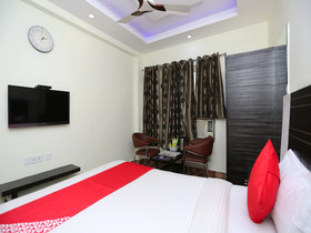 OYO 16688 Hotel Vrs