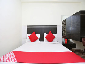 OYO 16688 Hotel Vrs