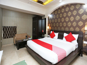 OYO 16688 Hotel Vrs