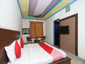 OYO 16688 Hotel Vrs