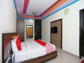 OYO 16688 Hotel Vrs