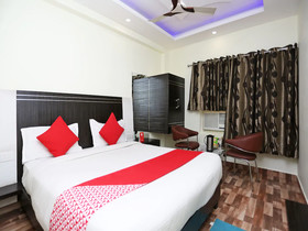 OYO 16688 Hotel Vrs