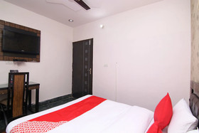 OYO 22756 Hotel Chinar Inn
