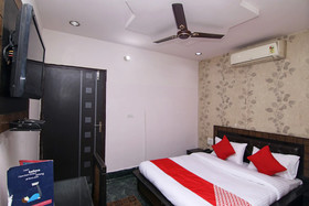 OYO 22756 Hotel Chinar Inn