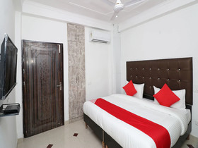OYO 26119 Krishna Guest House