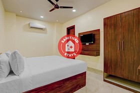 Oyo 79270 Collection O Hotel Aditya Palace