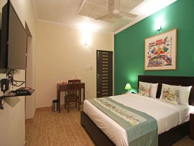 OYO Flagship 516 Unitech Cyber Park