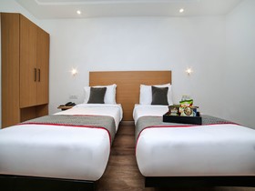OYO Townhouse 055 Sohna Road Uppal Southend 1