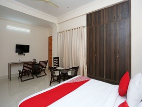 Pacific Inn Essence by OYO Rooms