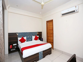 Pacific Inn Essence by OYO Rooms