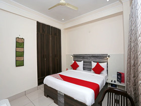Pacific Inn Essence by OYO Rooms