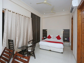 Pacific Inn Essence by OYO Rooms