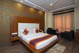 Qcent Gurgaon by OYO Rooms